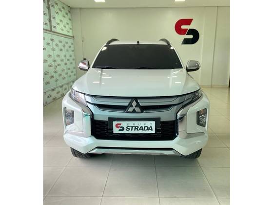 MITSUBISHI L200 TRITON 2.4 16V TURBO DIESEL SPORT HPE CD 4P 4X4 AUTOMÁTICO MITSUBISHI L200 TRITON 2.4 16V TURBO DIESEL SPORT HPE CD 4P 4X4 AUTOMÁTICO